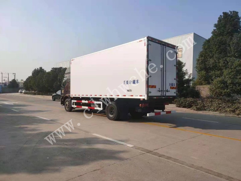 解放J6L型6.8米冷藏車(chē) 冷藏車(chē)價(jià)格 大型冷藏車(chē)廠家報(bào)價(jià)