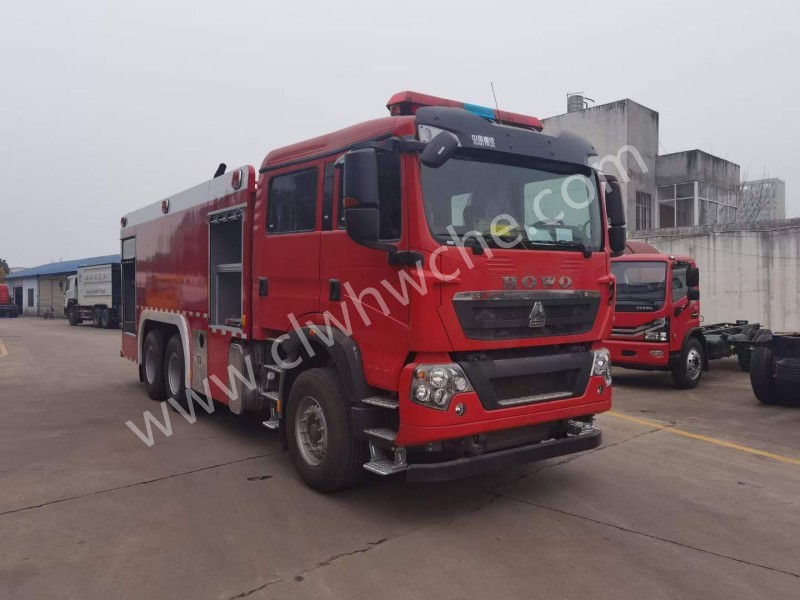 重汽豪沃16噸水罐消防車