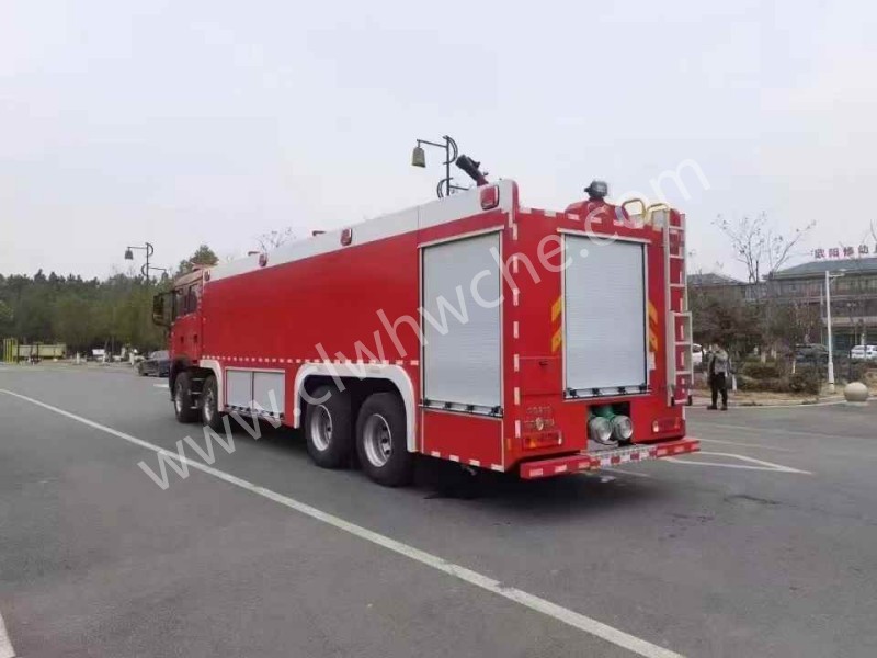 重汽豪沃25方水罐消防車（單排）
