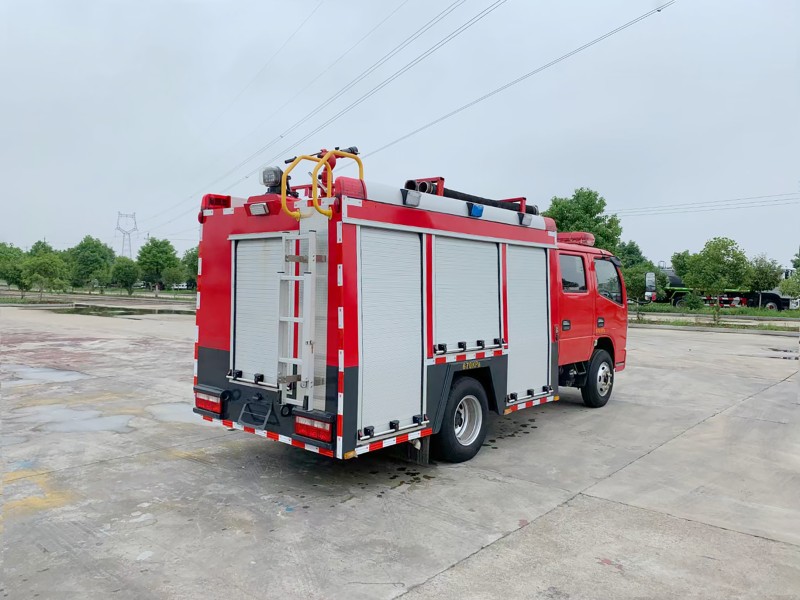 東風(fēng)多利卡2噸水罐消防車